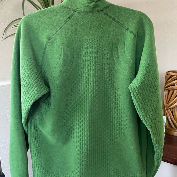 Ladies Patagonia Fleece Zip-up - Picture 3 of 5